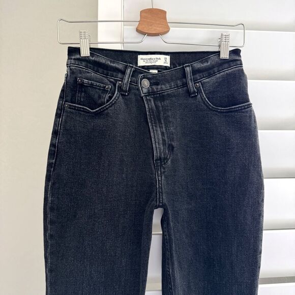 Abercrombie Fitch Curve Love 90’s Slim Straight Ultra High Rise Jeans 25/0 Short - Picture 8 of 16